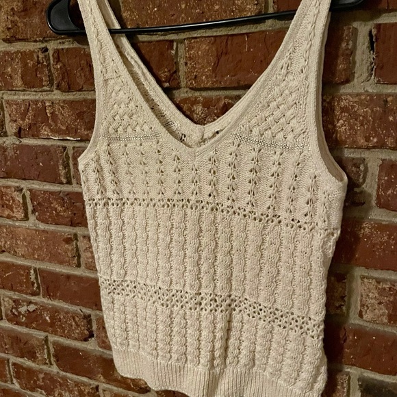 Anthropologie Knit V- Neck Sleeveless Top - Picture 4 of 10